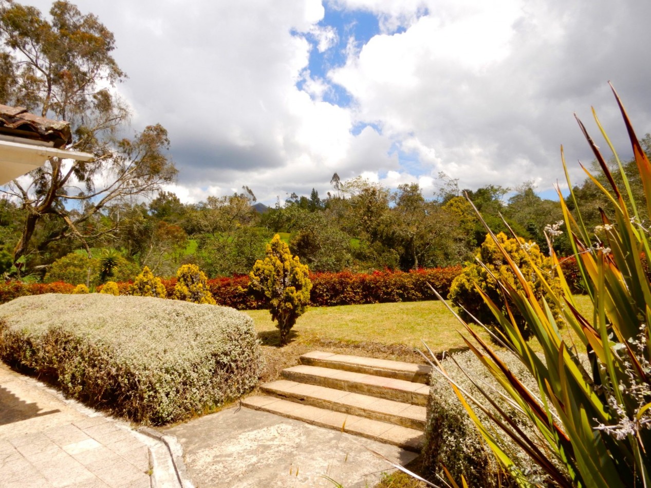 Casa en Venta La Calera Vereda Buenos Aires rodeada de jardines