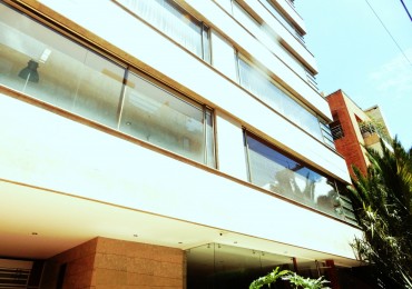 Apartamento en Arriendo Chico Reservado 3 Alcobas con Baño y Rodeado de Terraza